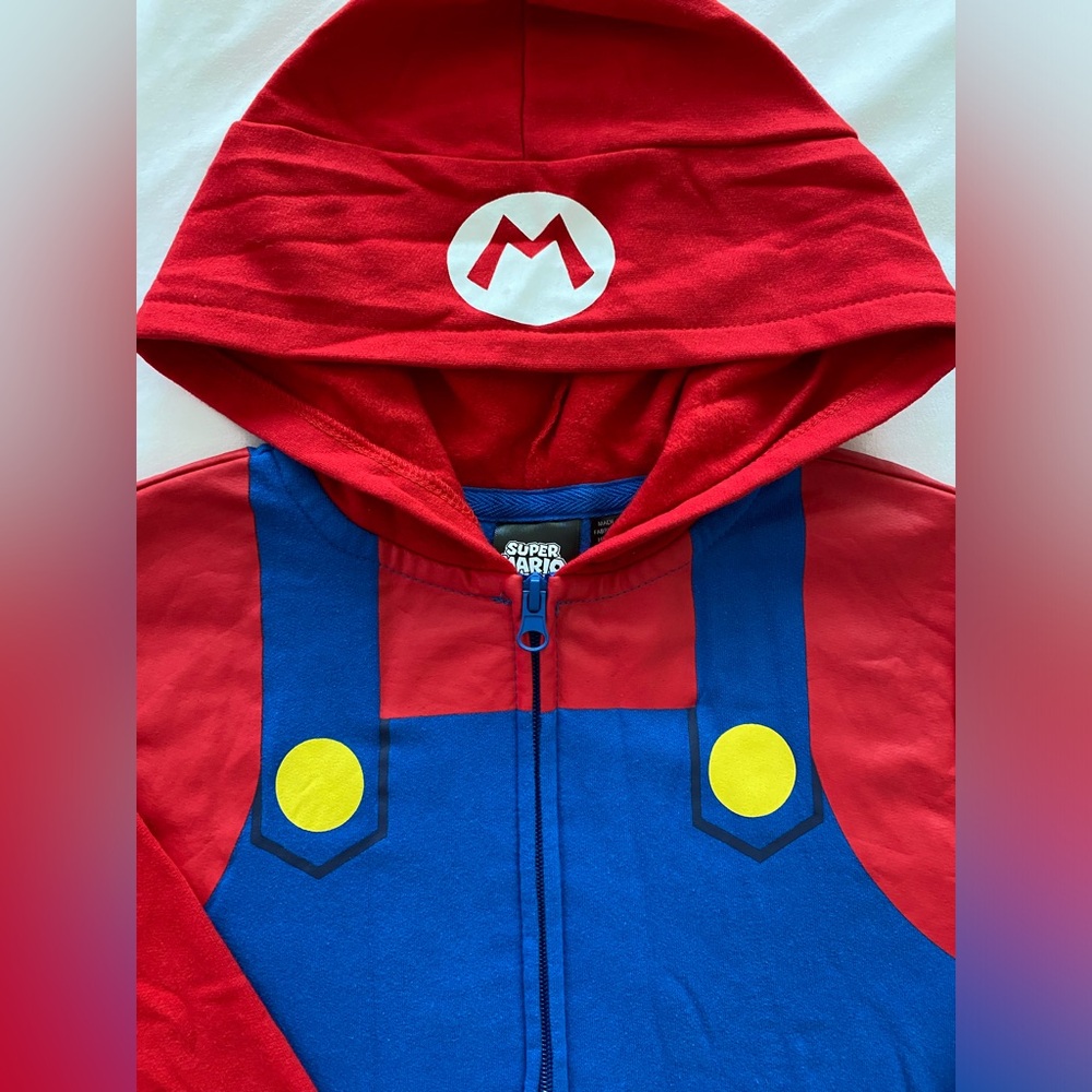 (KIDS) NWOT- Target/Super Mario hoodie. Size S. - Picture 2 of 7